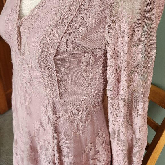 As Seen On Taylor Swift: Free People Reign Over Me Lace Dress - Picture 8 of 16